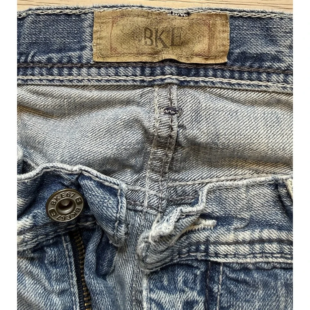 BKE Buckle TYLER 34x32 Men Straight Leg Blue Denim‎ Distressed Lived In Jeans
